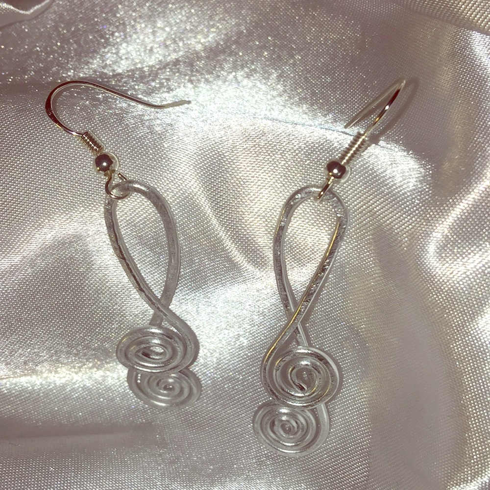 Coil loop earrings - Picture 4 of 4